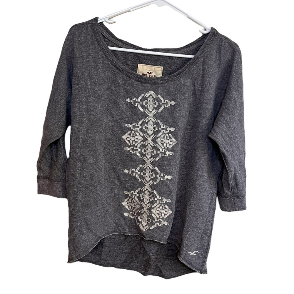 Hollister Gray Loose Knit High Low Sweater Womens XS Grey With White Design